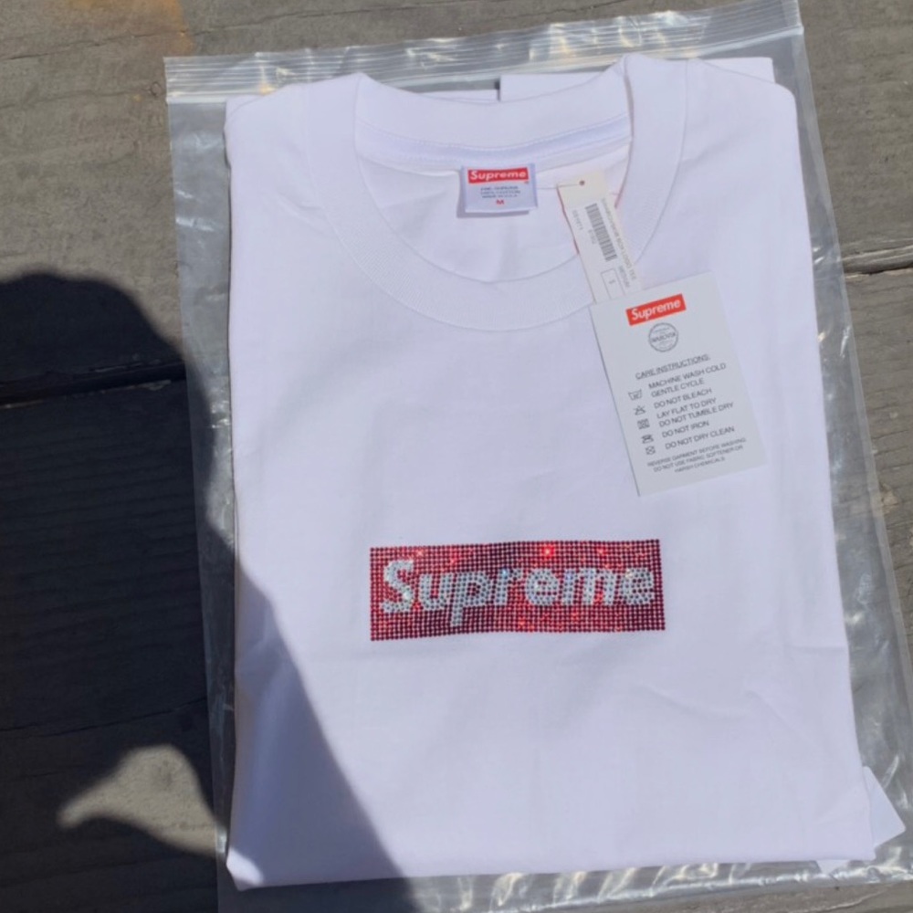 Supreme white tee